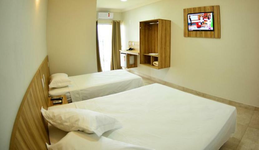 Dallas Palace Hotel Rio Paranaiba Екстер'єр фото